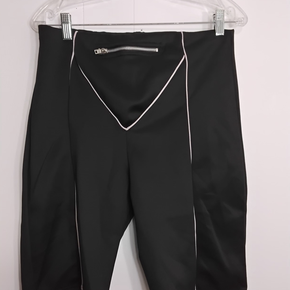 PrettyLittleThing Black Bike Shorts with White Piping